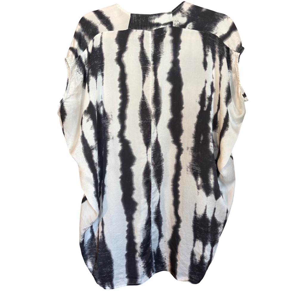 Cabi 137 Womens XS Black White Tie Dye Stripe‎ 100% Silk Oversized Blouse Top - Picture 2 of 5